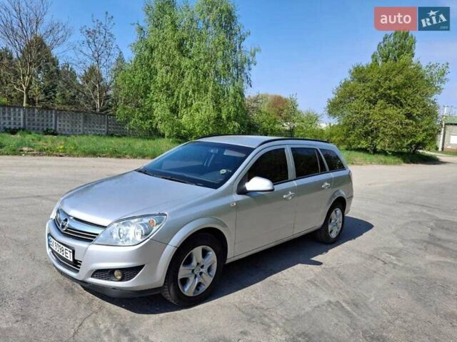 Серый Опель Астра, объемом двигателя 1.6 л и пробегом 270 тыс. км за 5400 $, фото 9 на Automoto.ua