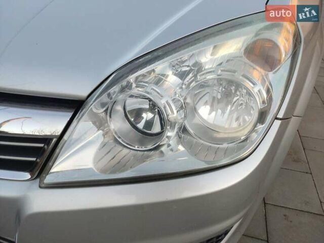 Серый Опель Астра, объемом двигателя 1.6 л и пробегом 240 тыс. км за 5550 $, фото 18 на Automoto.ua