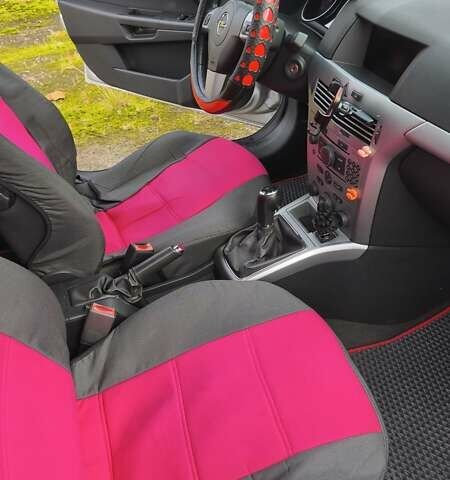 Серый Опель Астра, объемом двигателя 1.91 л и пробегом 270 тыс. км за 6900 $, фото 3 на Automoto.ua