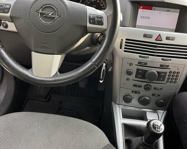 Сірий Опель Астра, об'ємом двигуна 1.6 л та пробігом 243 тис. км за 5500 $, фото 12 на Automoto.ua