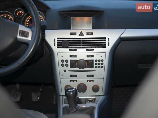 Сірий Опель Астра, об'ємом двигуна 1.7 л та пробігом 220 тис. км за 5600 $, фото 9 на Automoto.ua