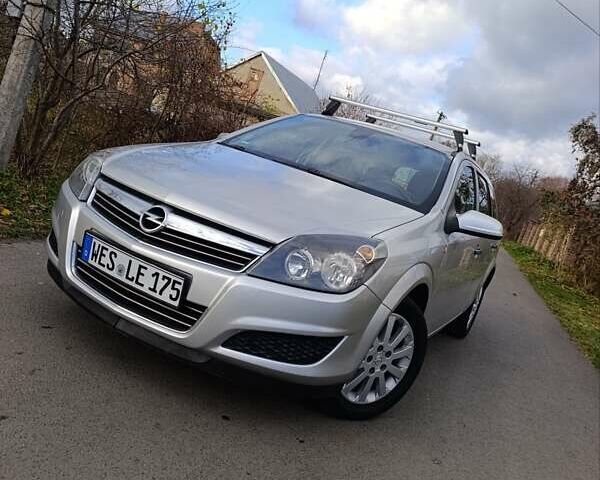 Серый Опель Астра, объемом двигателя 1.6 л и пробегом 207 тыс. км за 5800 $, фото 74 на Automoto.ua