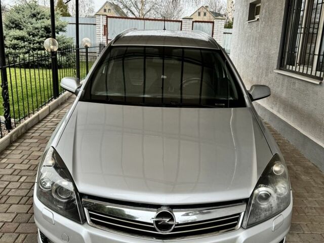 Серый Опель Астра, объемом двигателя 1.9 л и пробегом 220 тыс. км за 6000 $, фото 1 на Automoto.ua