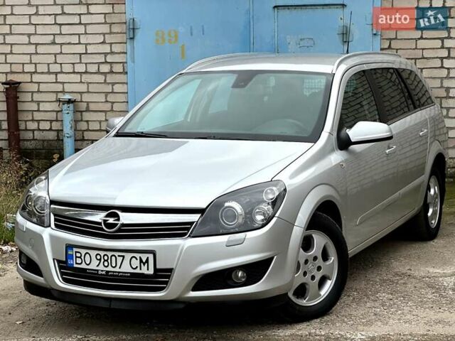 Опель Астра 2009 в Николаеве на Automoto.ua Серый Опель Астра, объемом двигателя 1.7 л и пробегом 304 тыс. км за 5950 $, фото 4 на Automoto.ua