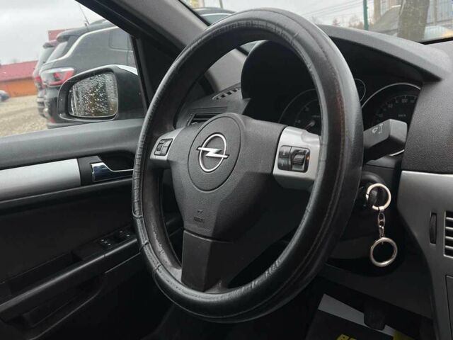 Серый Опель Астра, объемом двигателя 1.7 л и пробегом 300 тыс. км за 6100 $, фото 13 на Automoto.ua