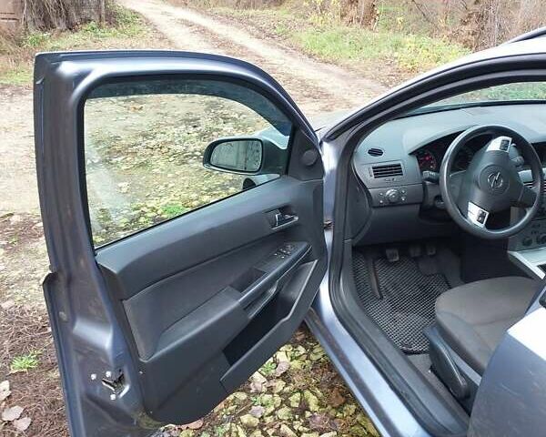 Сірий Опель Астра, об'ємом двигуна 1.6 л та пробігом 240 тис. км за 5500 $, фото 9 на Automoto.ua