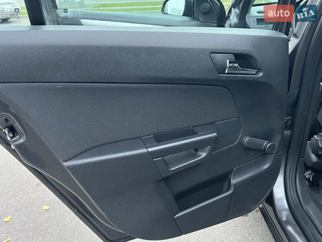 Серый Опель Астра, объемом двигателя 0 л и пробегом 230 тыс. км за 5700 $, фото 36 на Automoto.ua