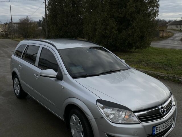 Серый Опель Астра, объемом двигателя 1.7 л и пробегом 281 тыс. км за 4999 $, фото 3 на Automoto.ua