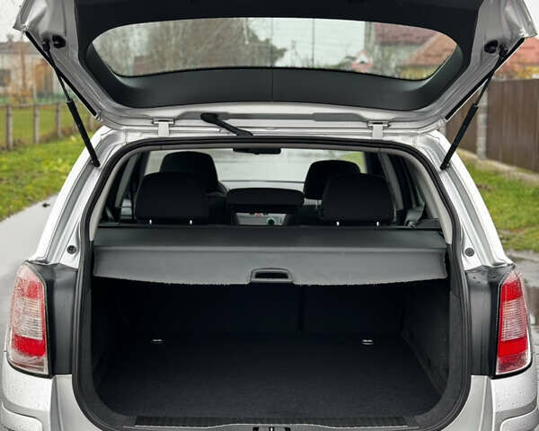 Серый Опель Астра, объемом двигателя 1.4 л и пробегом 199 тыс. км за 5350 $, фото 32 на Automoto.ua