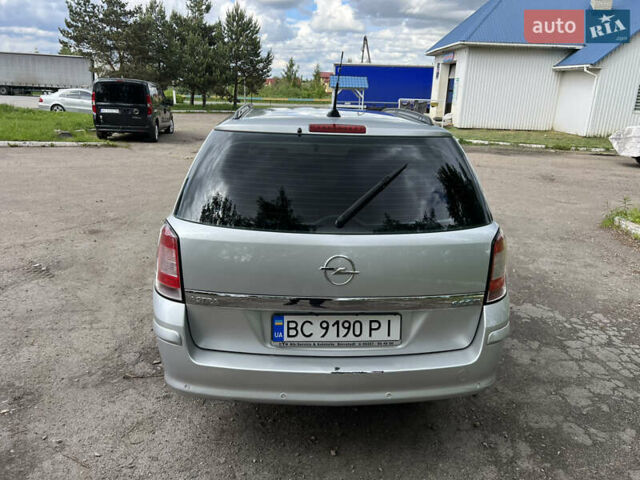 Серый Опель Астра, объемом двигателя 1.7 л и пробегом 280 тыс. км за 4900 $, фото 3 на Automoto.ua