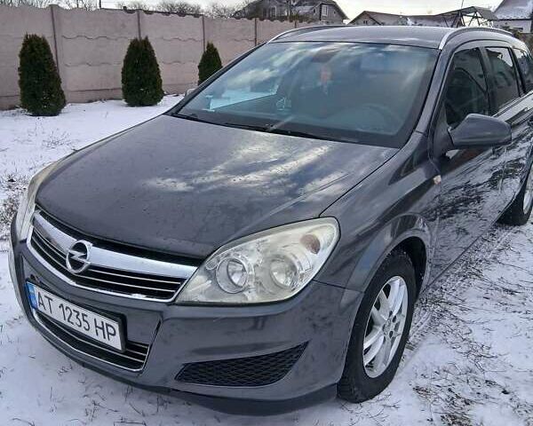 Серый Опель Астра, объемом двигателя 1.7 л и пробегом 279 тыс. км за 5250 $, фото 5 на Automoto.ua