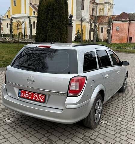 Серый Опель Астра, объемом двигателя 1.7 л и пробегом 267 тыс. км за 5300 $, фото 1 на Automoto.ua