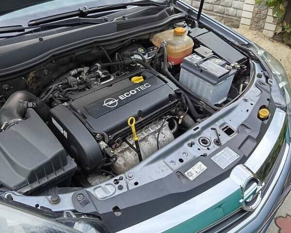 Серый Опель Астра, объемом двигателя 1.6 л и пробегом 231 тыс. км за 6200 $, фото 14 на Automoto.ua