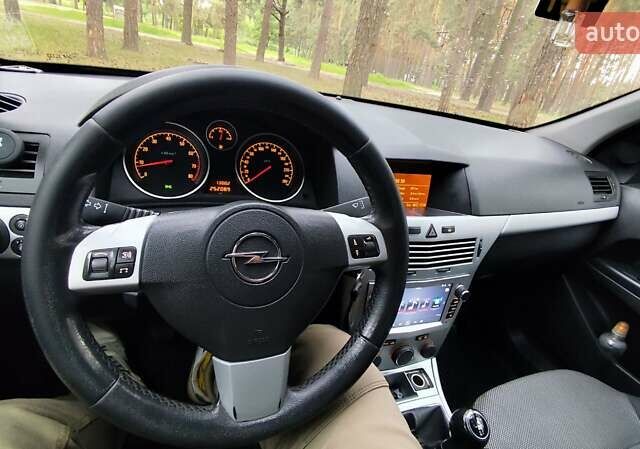 Сірий Опель Астра, об'ємом двигуна 1.6 л та пробігом 255 тис. км за 5700 $, фото 8 на Automoto.ua