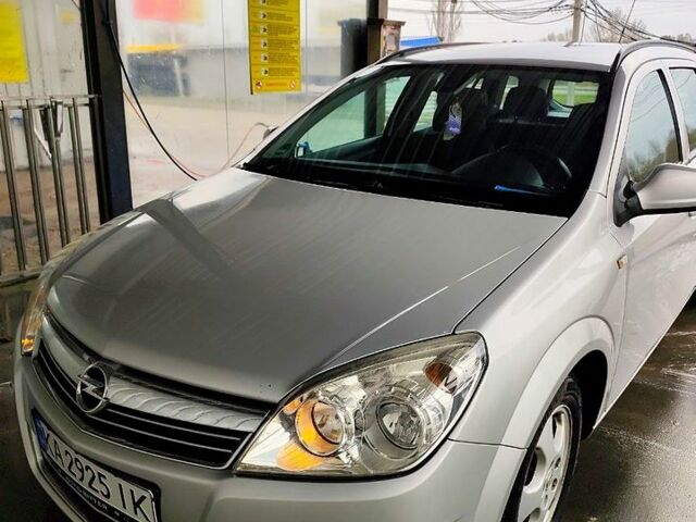 Серый Опель Астра, объемом двигателя 1.7 л и пробегом 200 тыс. км за 6000 $, фото 9 на Automoto.ua