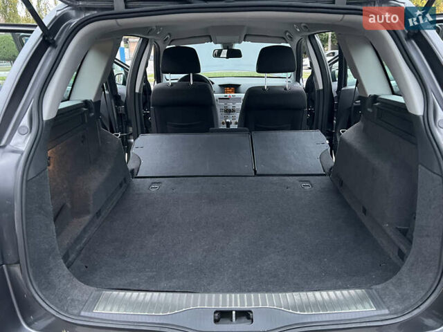 Серый Опель Астра, объемом двигателя 0 л и пробегом 230 тыс. км за 5700 $, фото 56 на Automoto.ua