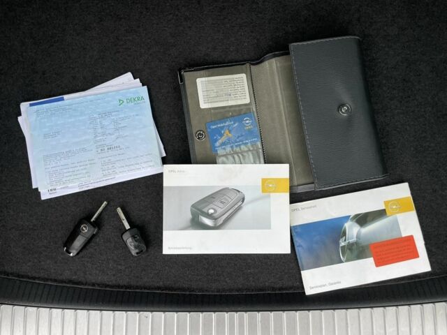 Серый Опель Астра, объемом двигателя 1.6 л и пробегом 228 тыс. км за 5500 $, фото 23 на Automoto.ua