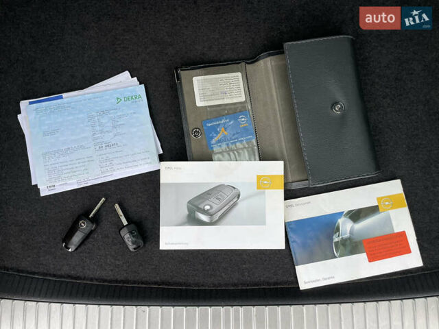 Серый Опель Астра, объемом двигателя 1.6 л и пробегом 228 тыс. км за 5500 $, фото 57 на Automoto.ua