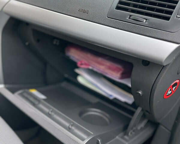 Сірий Опель Астра, об'ємом двигуна 1.6 л та пробігом 206 тис. км за 5600 $, фото 39 на Automoto.ua