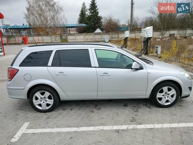Серый Опель Астра, объемом двигателя 1.3 л и пробегом 250 тыс. км за 5700 $, фото 2 на Automoto.ua