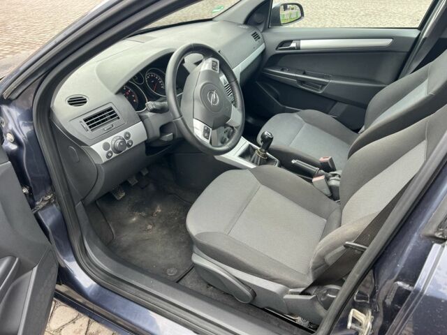 Серый Опель Астра, объемом двигателя 1.6 л и пробегом 180 тыс. км за 4800 $, фото 7 на Automoto.ua