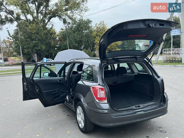 Серый Опель Астра, объемом двигателя 0 л и пробегом 230 тыс. км за 5700 $, фото 59 на Automoto.ua