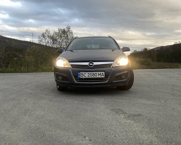Серый Опель Астра, объемом двигателя 1.7 л и пробегом 275 тыс. км за 6300 $, фото 2 на Automoto.ua