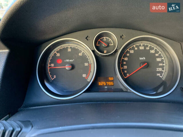 Опель Астра 2009 в Хмельницком на Automoto.ua Серый Опель Астра, объемом двигателя 1.91 л и пробегом 326 тыс. км за 5000 $, фото 37 на Automoto.ua