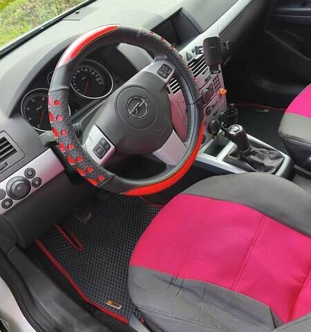 Серый Опель Астра, объемом двигателя 1.91 л и пробегом 270 тыс. км за 6900 $, фото 7 на Automoto.ua