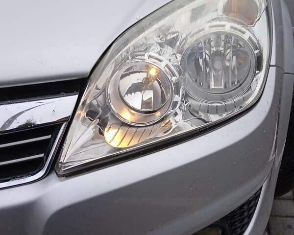 Серый Опель Астра, объемом двигателя 1.6 л и пробегом 175 тыс. км за 5800 $, фото 7 на Automoto.ua