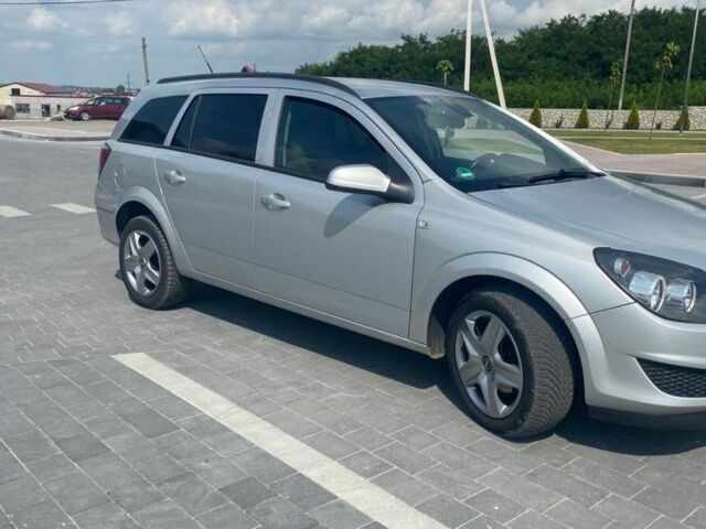 Серый Опель Астра, объемом двигателя 1.7 л и пробегом 270 тыс. км за 4200 $, фото 2 на Automoto.ua