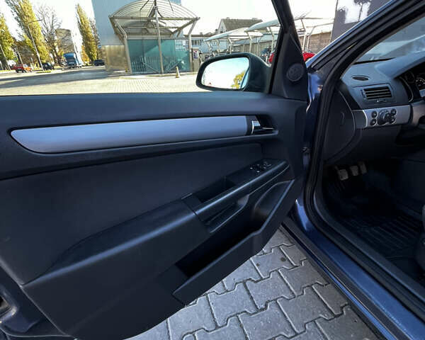 Опель Астра 2009 у Хмельницькому на Automoto.ua Сірий Опель Астра, об'ємом двигуна 1.6 л та пробігом 226 тис. км за 5999 $, фото 4 на Automoto.ua