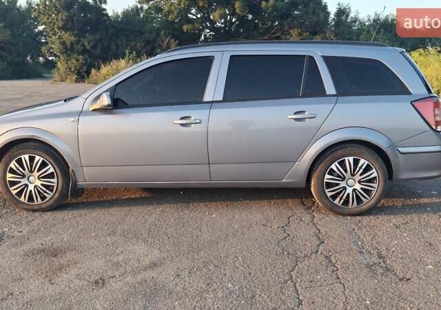 Серый Опель Астра, объемом двигателя 1.6 л и пробегом 208 тыс. км за 5900 $, фото 5 на Automoto.ua