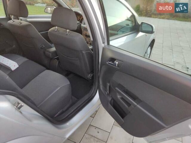 Серый Опель Астра, объемом двигателя 1.6 л и пробегом 240 тыс. км за 5550 $, фото 41 на Automoto.ua