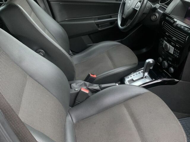 Серый Опель Астра, объемом двигателя 1.9 л и пробегом 297 тыс. км за 5800 $, фото 22 на Automoto.ua