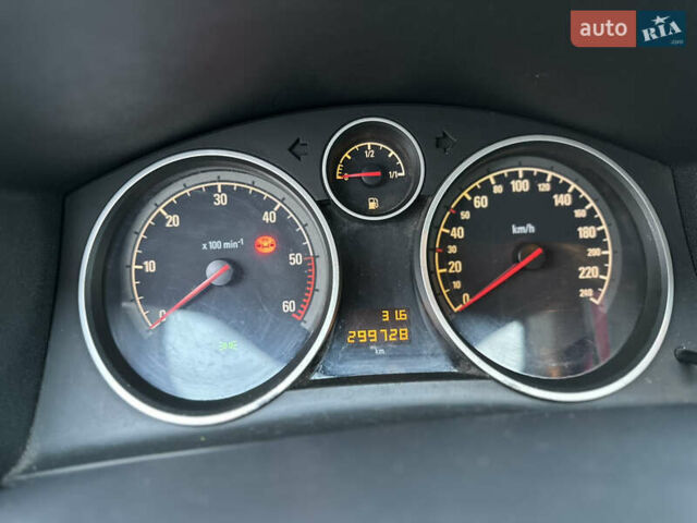 Серый Опель Астра, объемом двигателя 1.69 л и пробегом 300 тыс. км за 5500 $, фото 14 на Automoto.ua