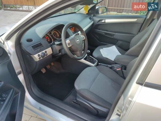 Серый Опель Астра, объемом двигателя 1.6 л и пробегом 240 тыс. км за 5550 $, фото 32 на Automoto.ua