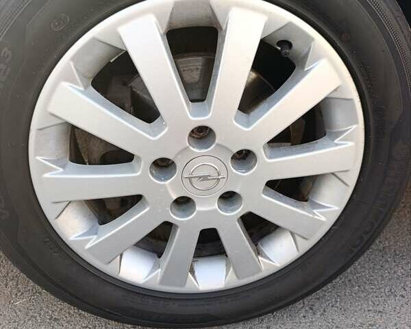 Серый Опель Астра, объемом двигателя 1.6 л и пробегом 207 тыс. км за 5800 $, фото 38 на Automoto.ua