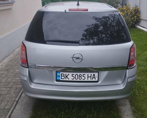 Серый Опель Астра, объемом двигателя 1.6 л и пробегом 131 тыс. км за 5200 $, фото 2 на Automoto.ua