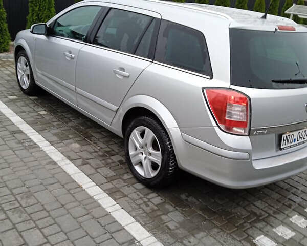 Серый Опель Астра, объемом двигателя 1.6 л и пробегом 175 тыс. км за 5800 $, фото 21 на Automoto.ua