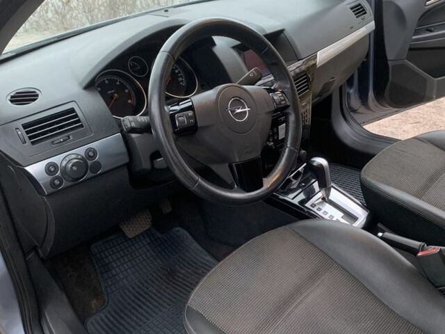 Серый Опель Астра, объемом двигателя 1.9 л и пробегом 297 тыс. км за 5800 $, фото 14 на Automoto.ua