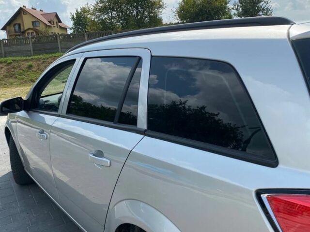 Серый Опель Астра, объемом двигателя 1.7 л и пробегом 270 тыс. км за 4200 $, фото 5 на Automoto.ua