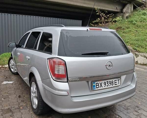 Серый Опель Астра, объемом двигателя 1.6 л и пробегом 290 тыс. км за 5450 $, фото 9 на Automoto.ua