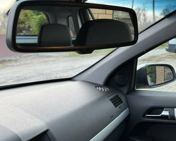 Сірий Опель Астра, об'ємом двигуна 1.7 л та пробігом 254 тис. км за 6800 $, фото 13 на Automoto.ua