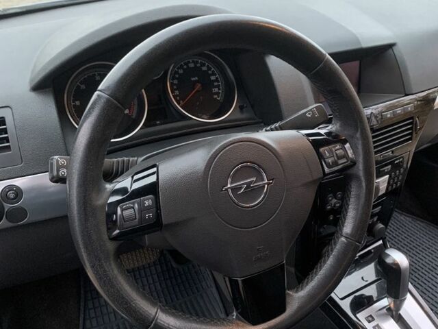 Серый Опель Астра, объемом двигателя 1.9 л и пробегом 297 тыс. км за 5800 $, фото 16 на Automoto.ua