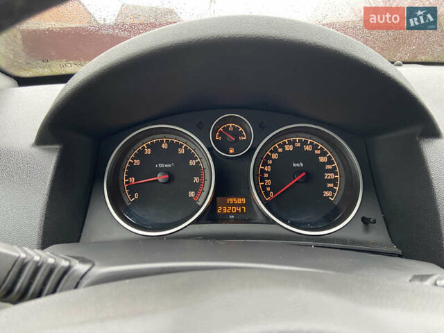 Серый Опель Астра, объемом двигателя 1.6 л и пробегом 232 тыс. км за 5650 $, фото 8 на Automoto.ua