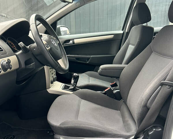 Сірий Опель Астра, об'ємом двигуна 1.6 л та пробігом 152 тис. км за 5999 $, фото 51 на Automoto.ua