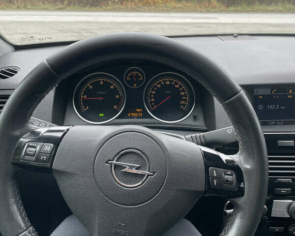 Серый Опель Астра, объемом двигателя 1.7 л и пробегом 275 тыс. км за 6199 $, фото 10 на Automoto.ua