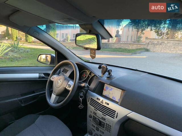 Опель Астра 2009 в Хмельницком на Automoto.ua Серый Опель Астра, объемом двигателя 1.91 л и пробегом 326 тыс. км за 5000 $, фото 21 на Automoto.ua