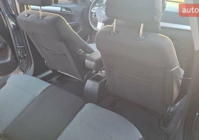 Серый Опель Астра, объемом двигателя 1.6 л и пробегом 208 тыс. км за 5900 $, фото 23 на Automoto.ua